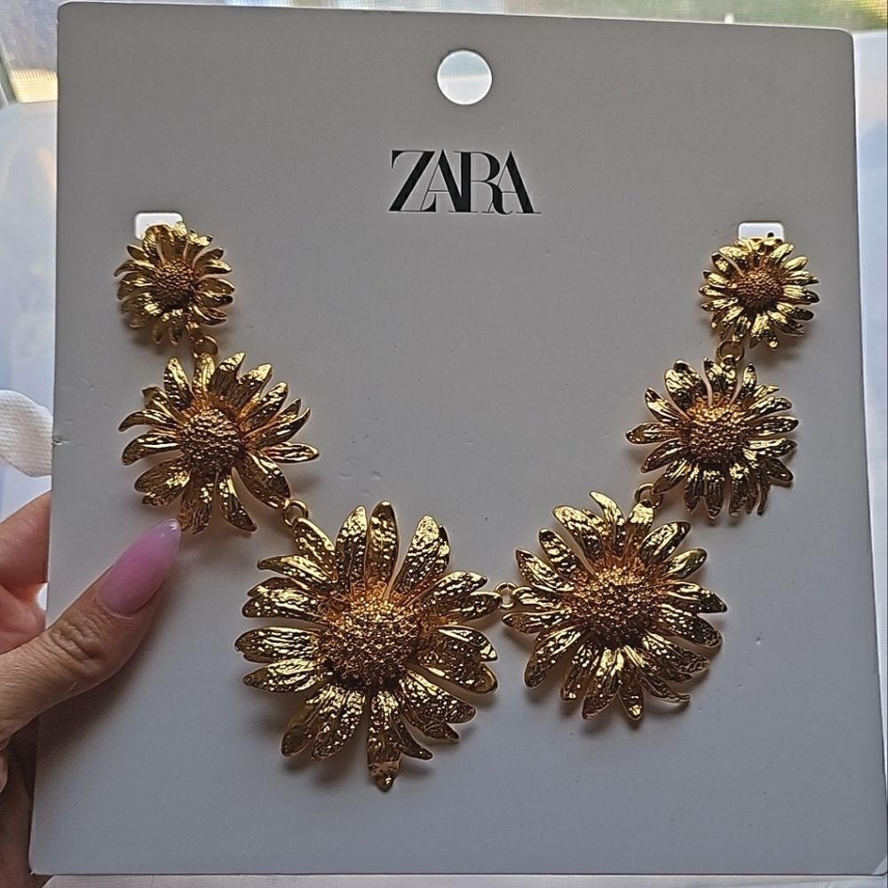 AUTHENTIC ZARA DAISY SUNFLOWER NECKLACE